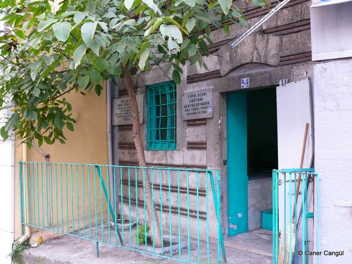 Has Yunus Paşa Türbesi
