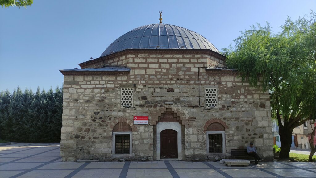 Hazinedar Camii