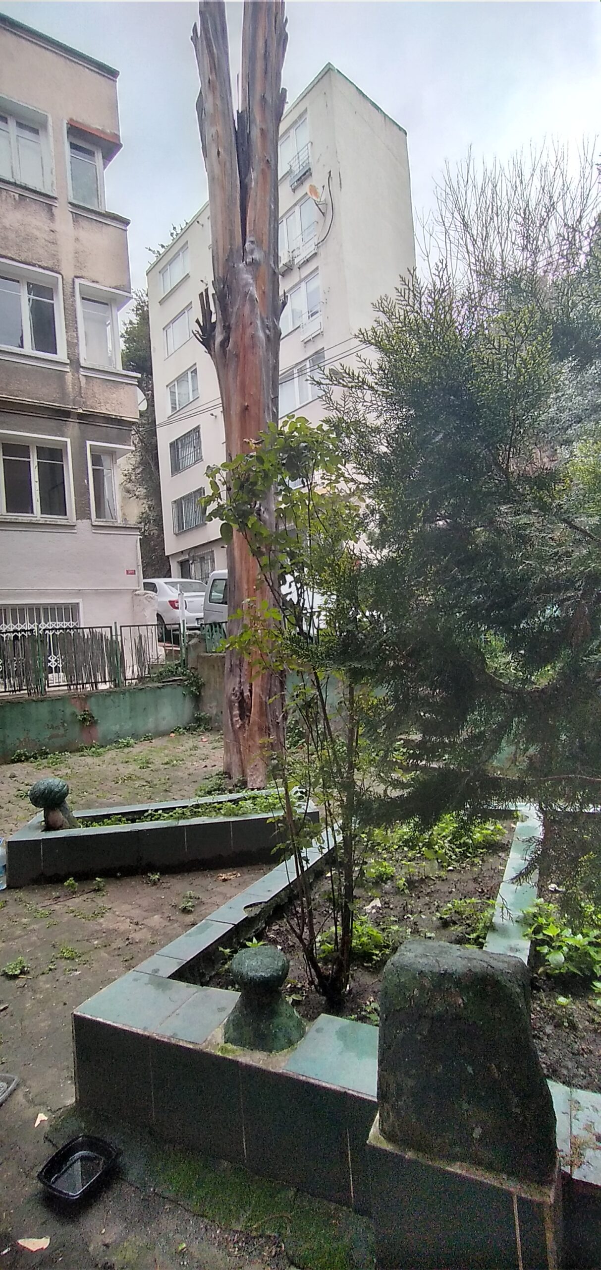 Hazire, Gümüşsuyu