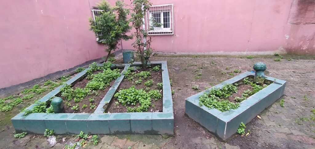Hazire, Gümüşsuyu
