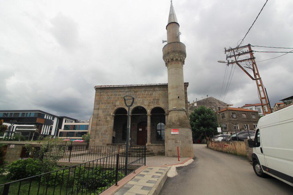 Hoca Halil Camii