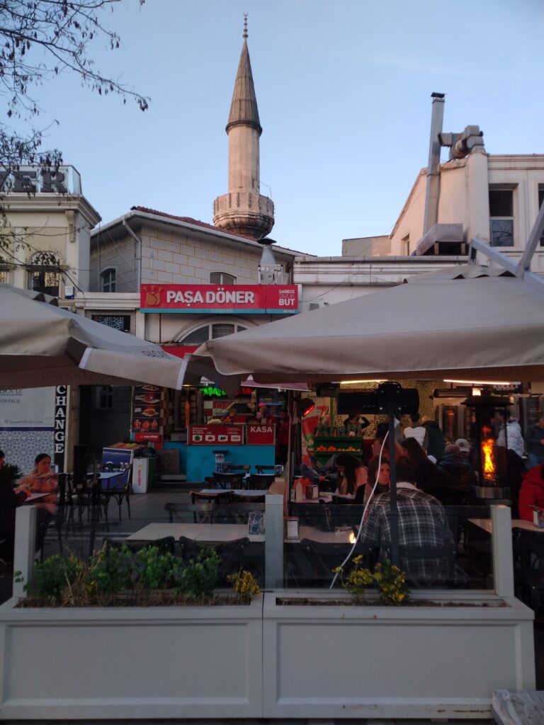 Hoca Piri Camii
