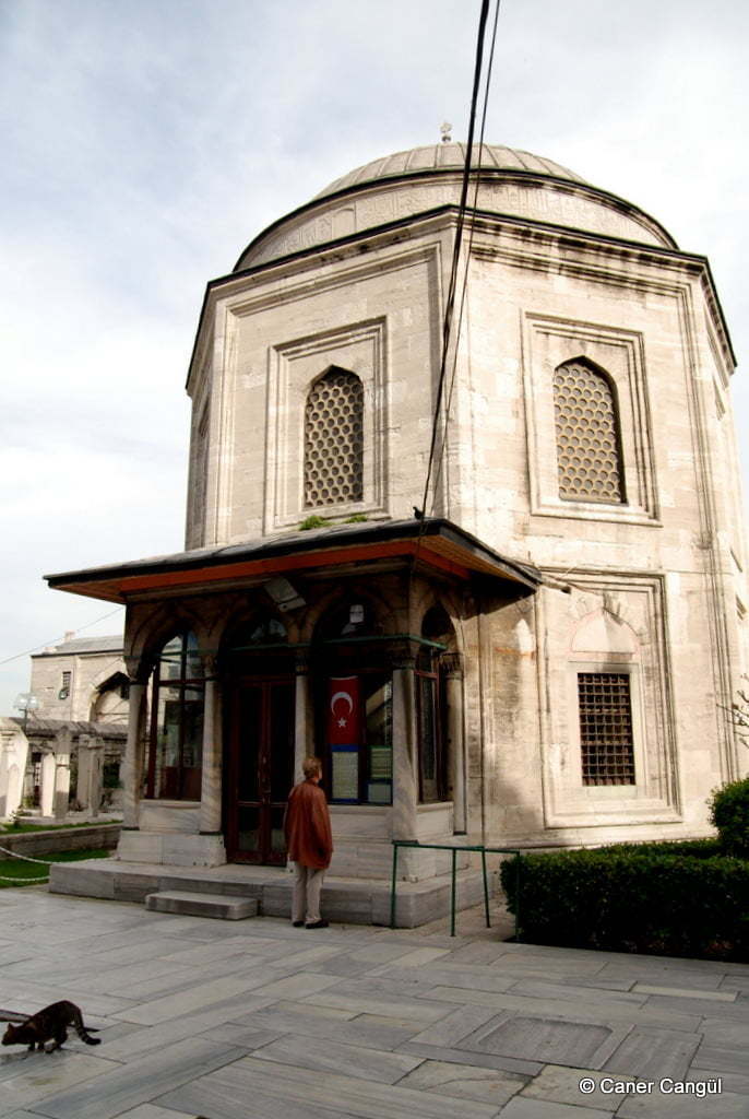 Hürrem Sultan Türbesi