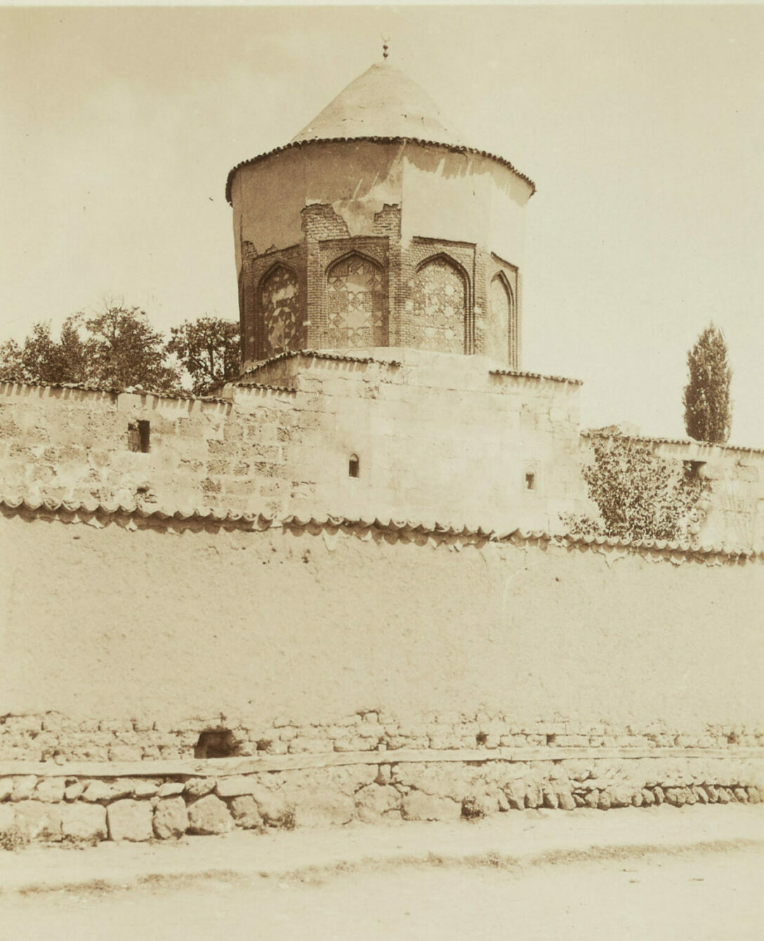 I. İzzeddin Keykavus Türbesi