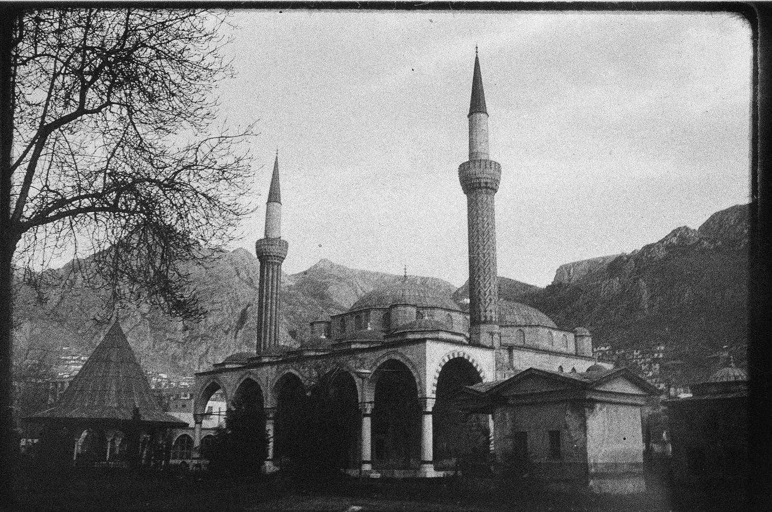 Amasya II. Bayezid Camii Şadırvanı ve Muvakkithanesi