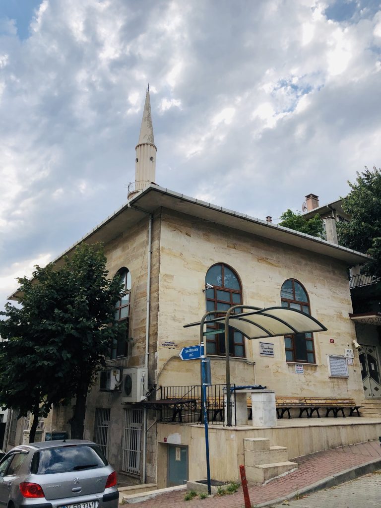 İkbaliye Camii