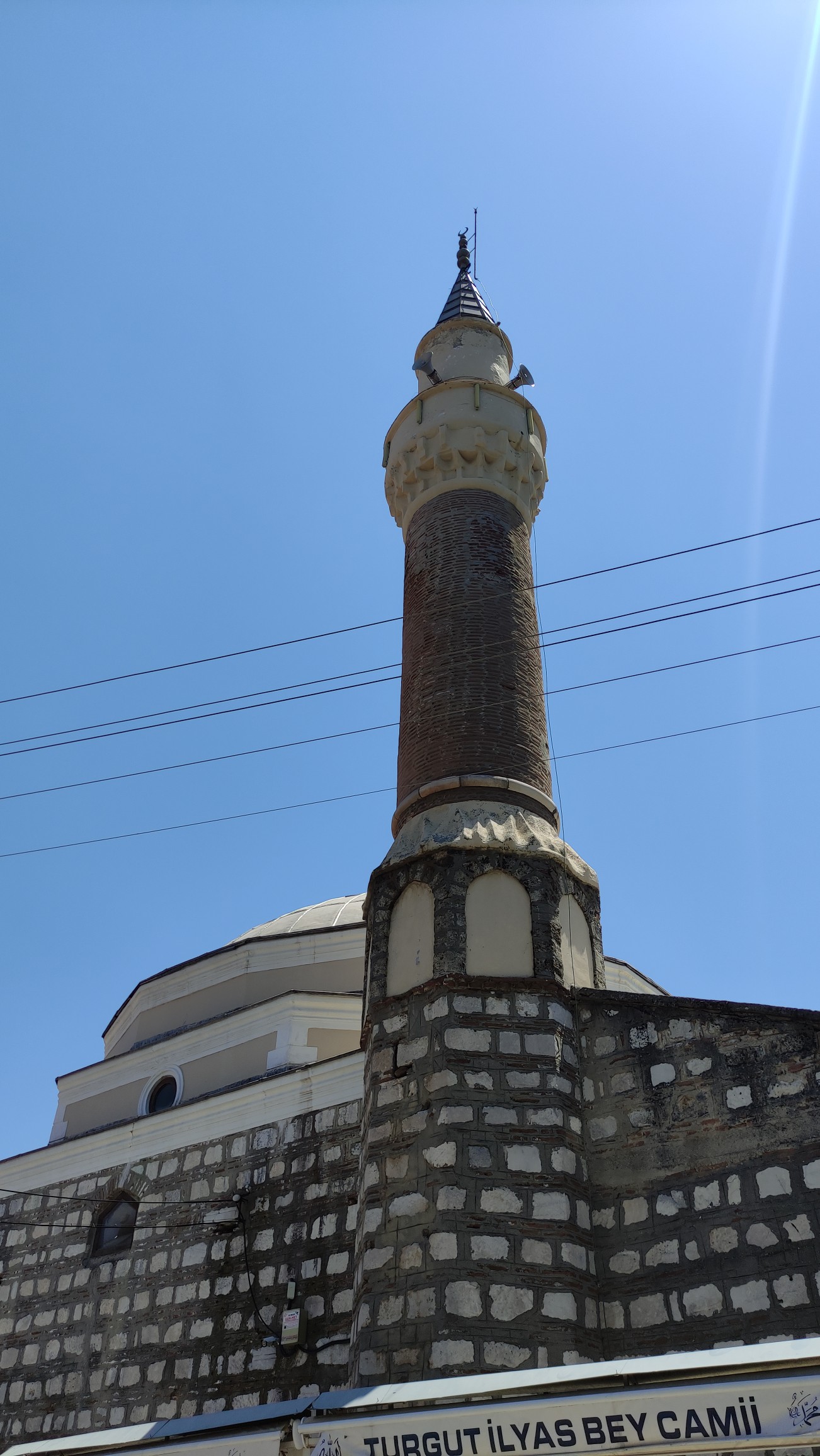 İlyas Bey Camii, Leyne
