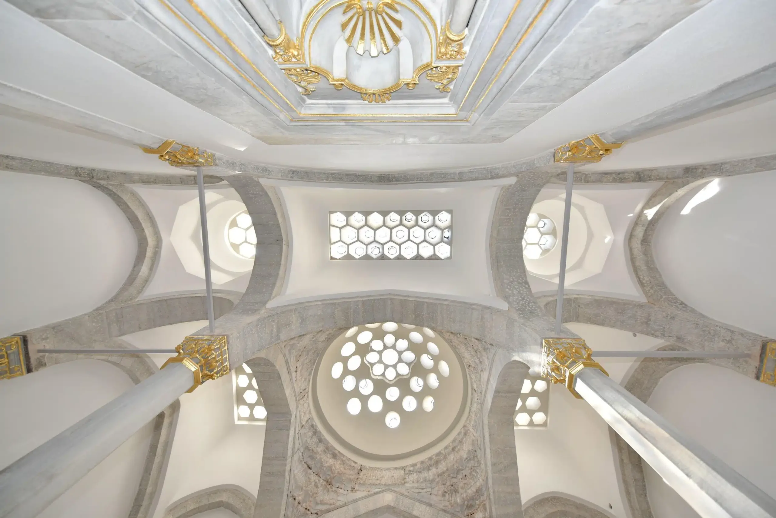 İstanbul Cam ve Porselenleri