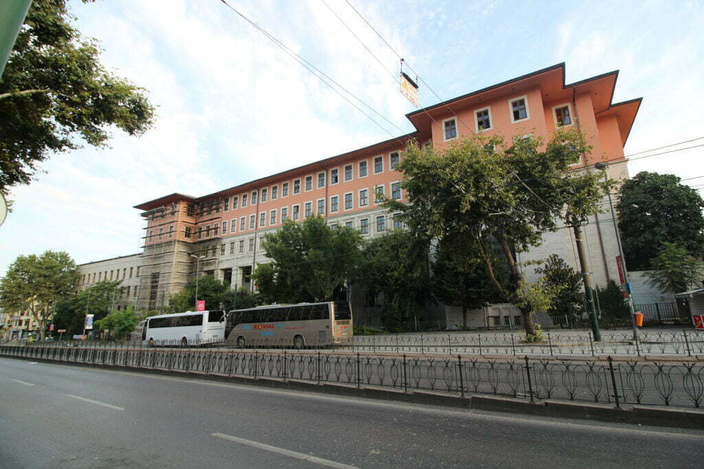 İstanbul Üniversitesi Fen – Edebiyat Fakültesi