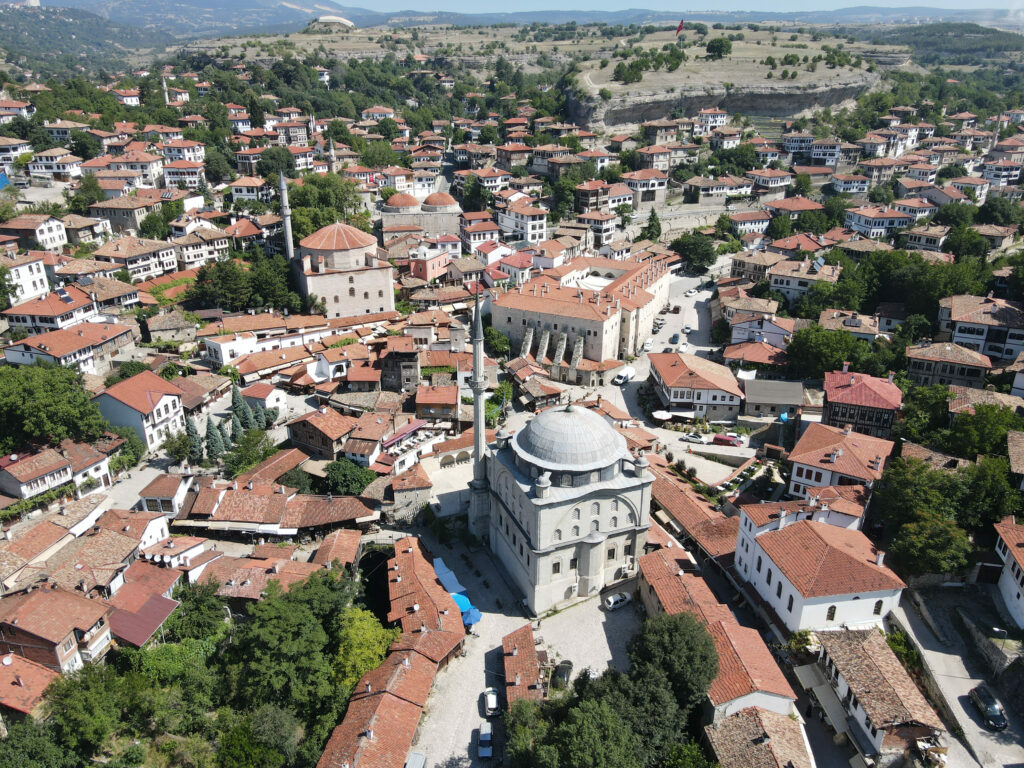 İzzet Mehmet Paşa Camii