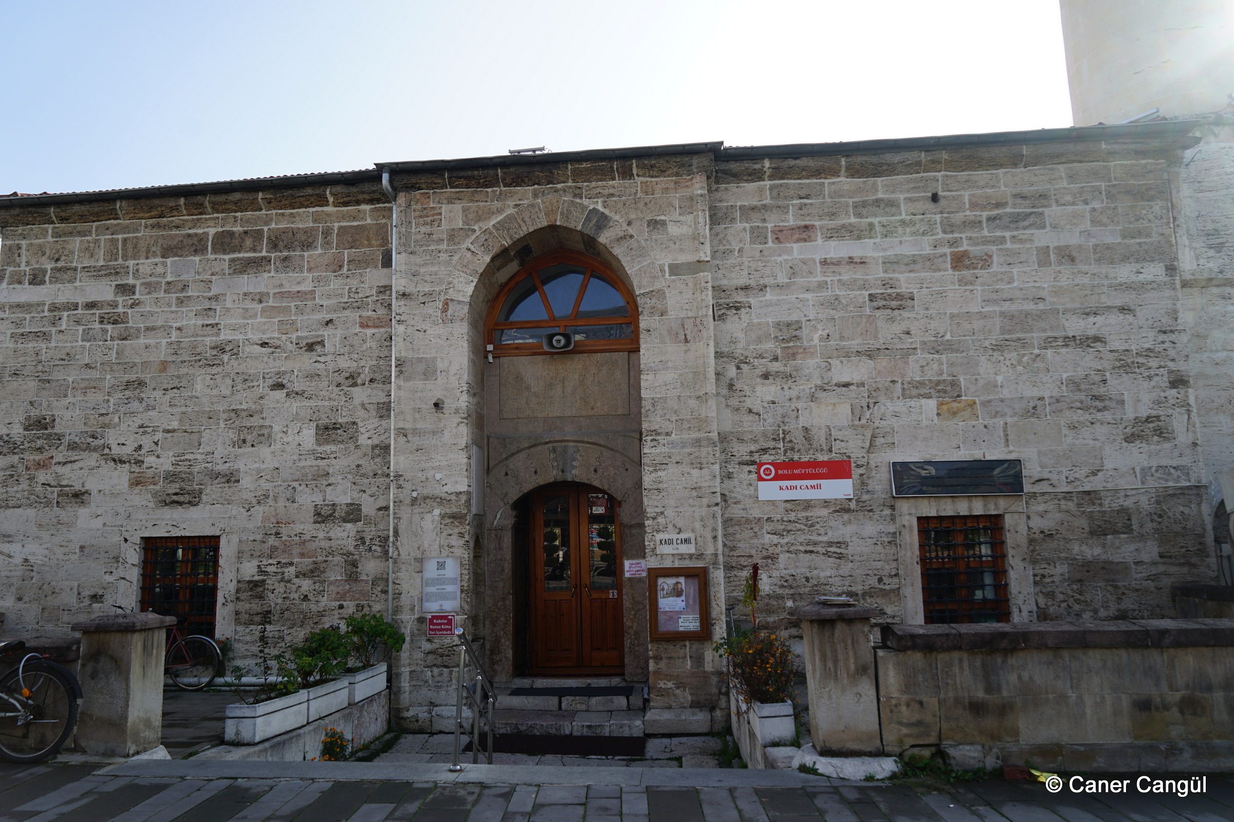 Kadı Camii Girişi