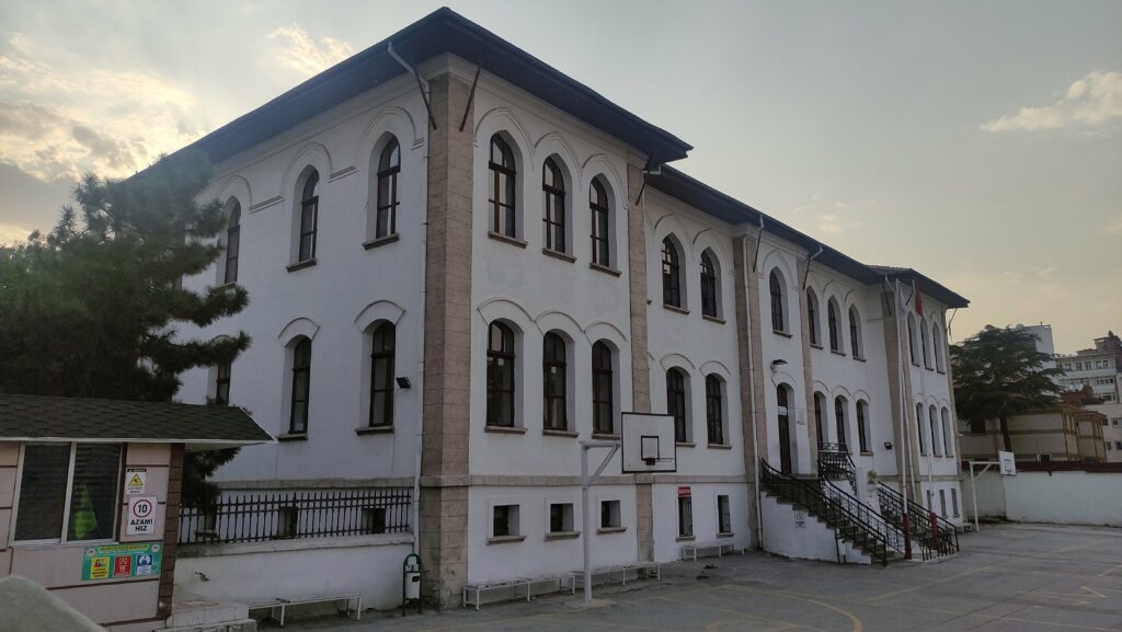 Kadınana İlkokulu
