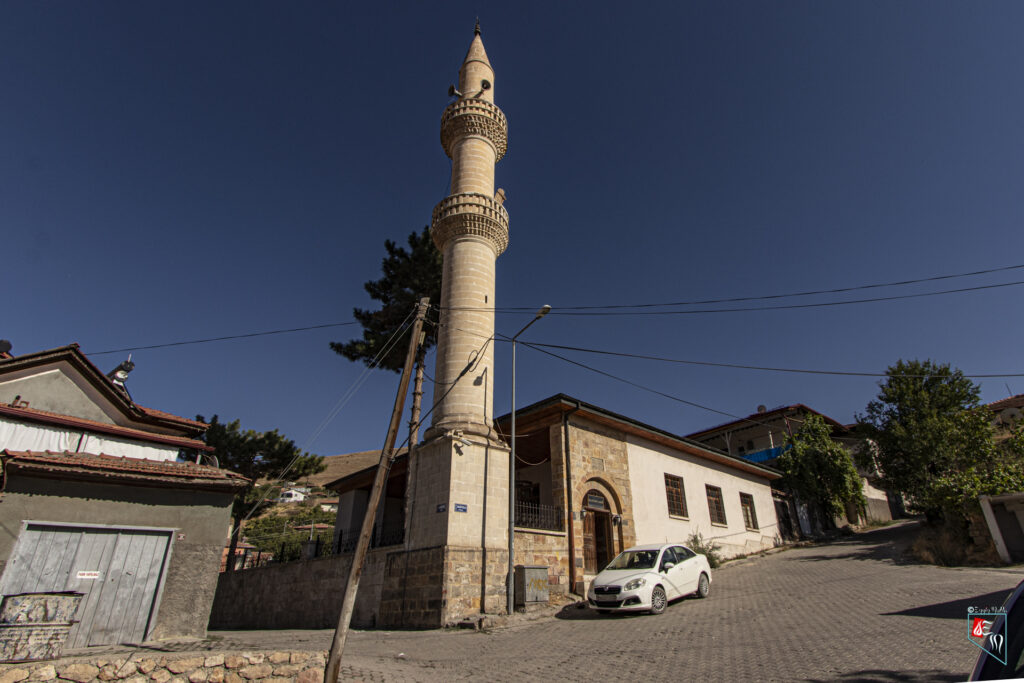 Kantepe Camii ve Türbesi