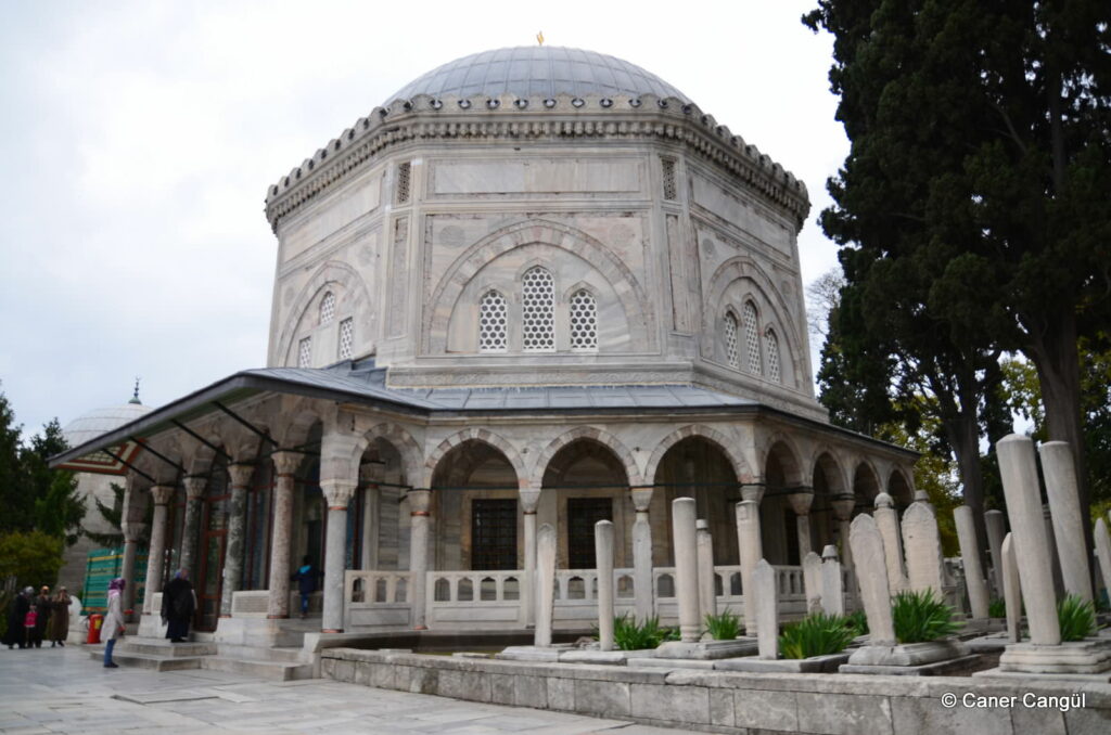 Kanuni Sultan Süleyman Türbesi