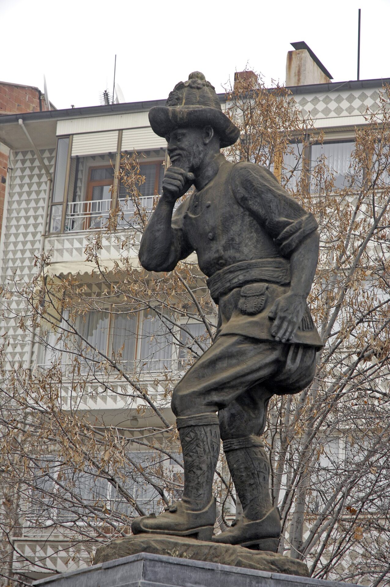 Karagöz Heykeli