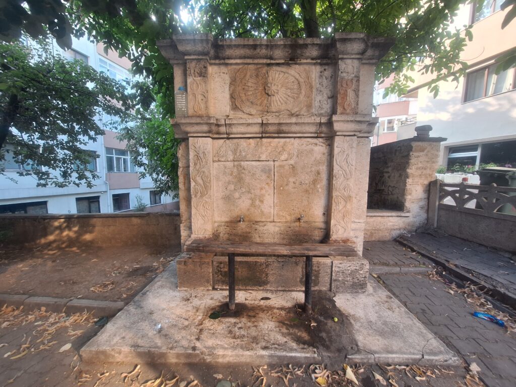 Karamanlı Camii Çeşmesi