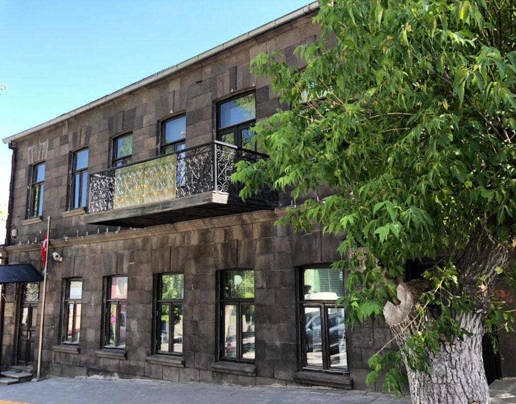 Kars Atatürk Çocuk Kütüphanesi