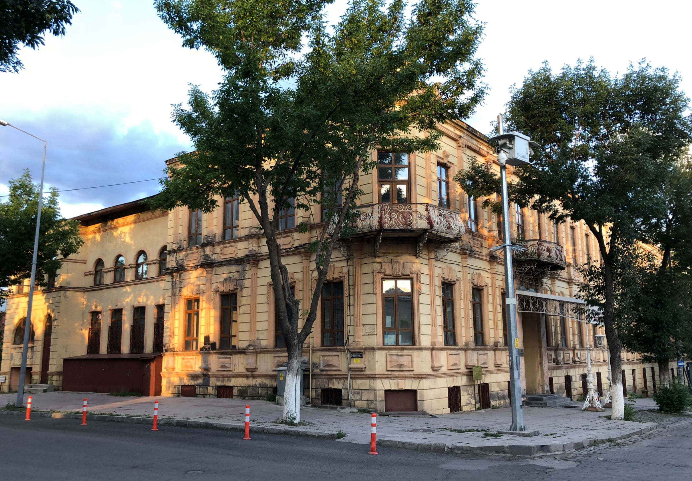 Kars Defterdarlık Binası