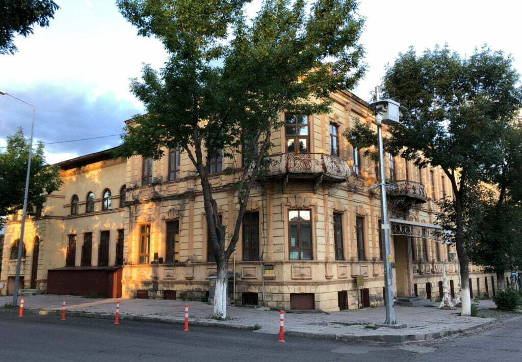 Kars Defterdarlık Binası