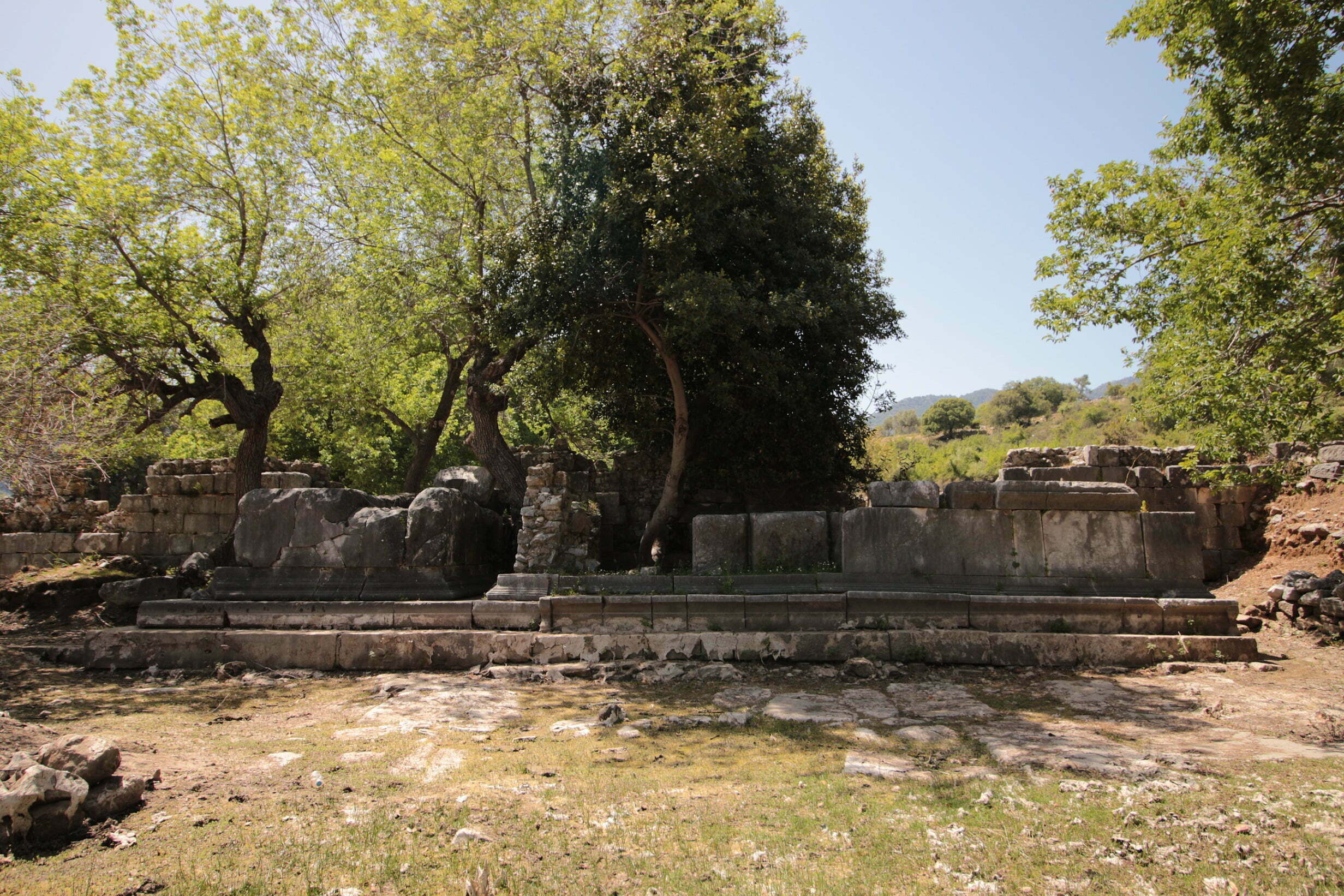 Kaunos Quintus Vedius Capito ve Glykinna Anıtları