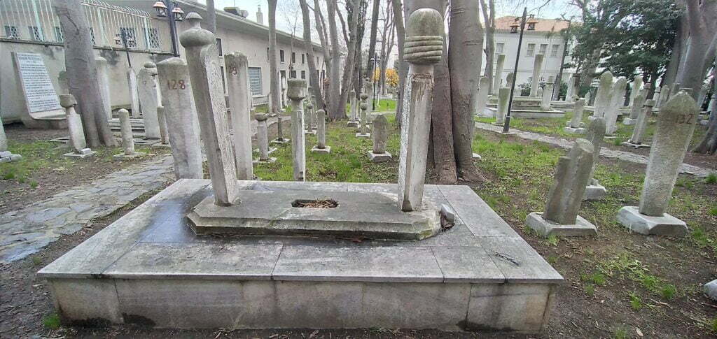 Kavukçu Ali Dede Kabri