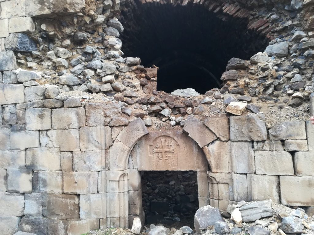 Kiğı Topraklı Köyü Manastırı