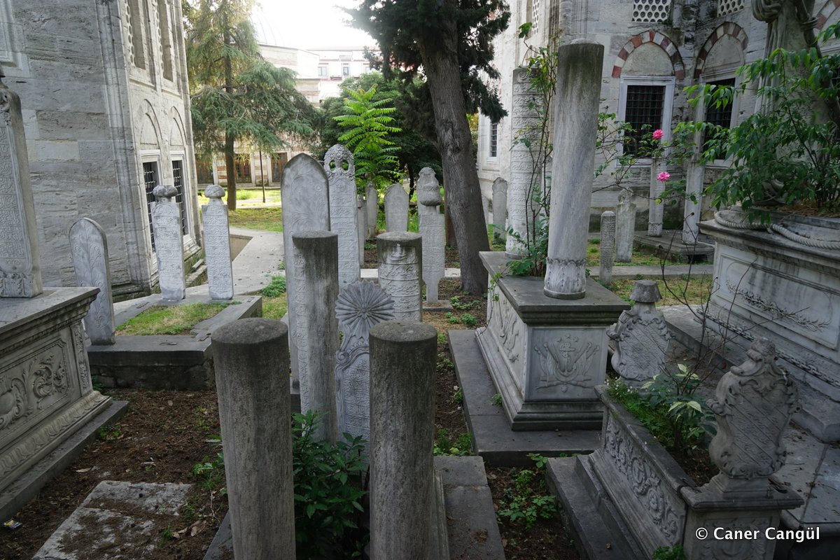 Kılıç Ali Paşa Camii Haziresi