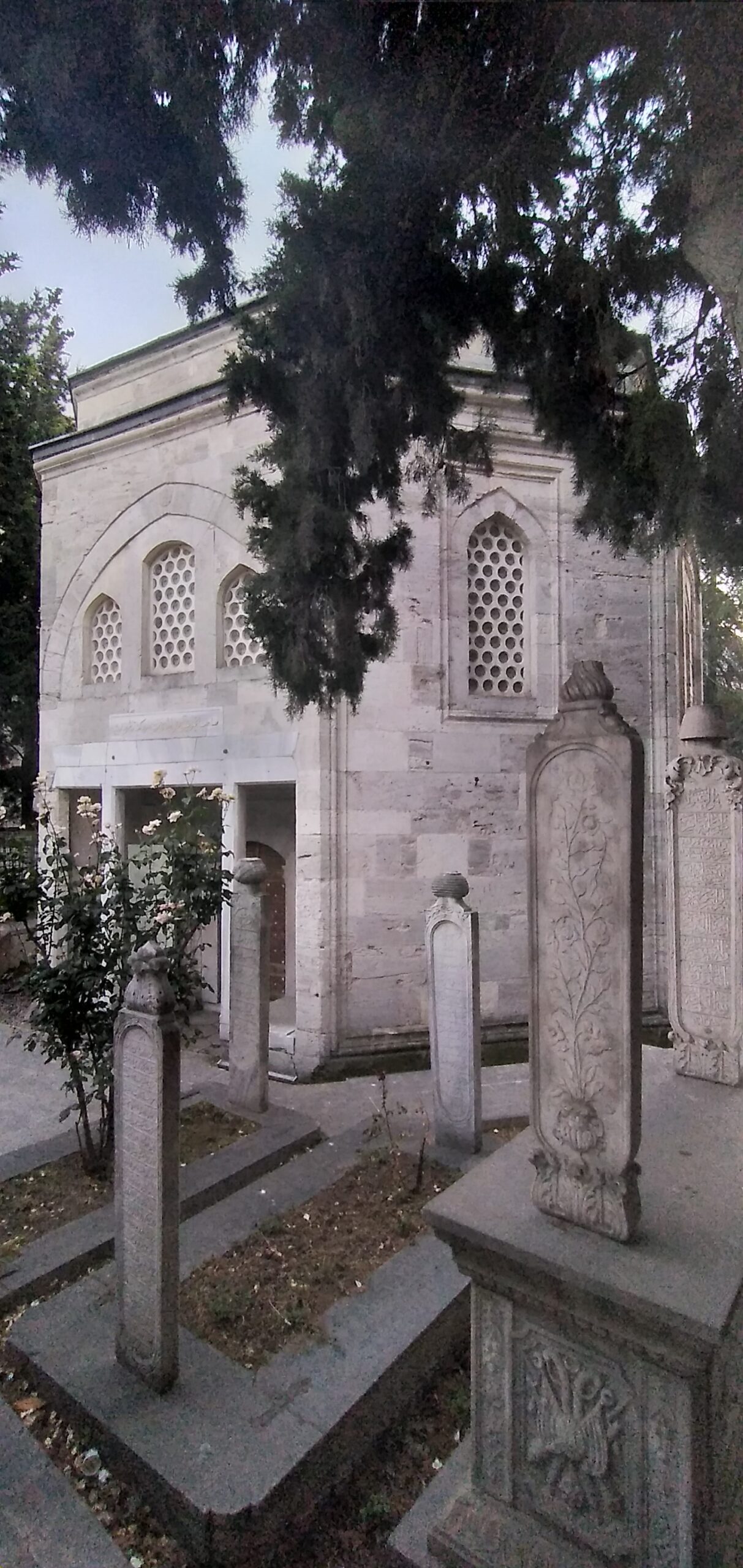 Kılıç Ali Paşa Türbesi