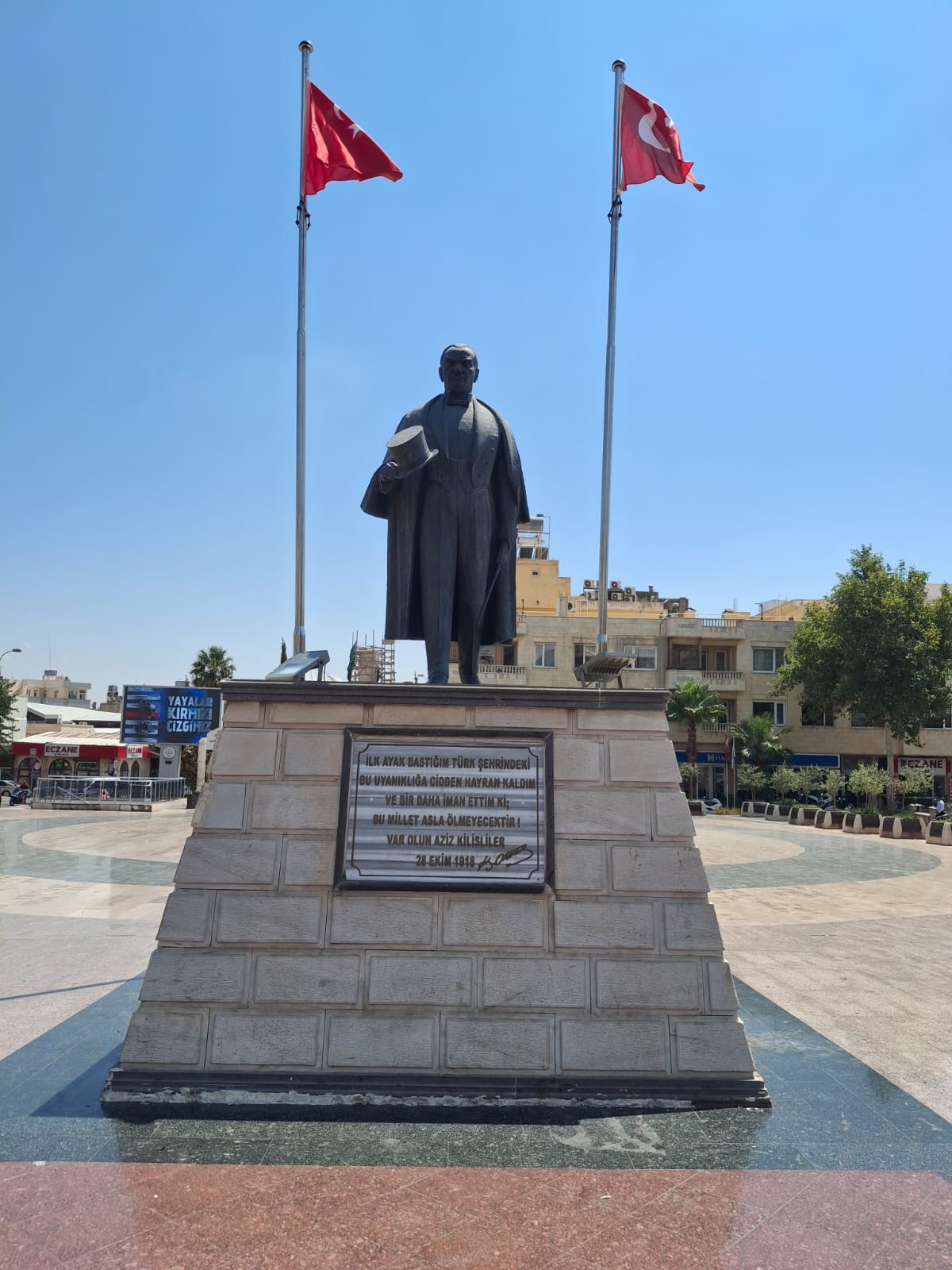 Kilis Atatürk Anıtı