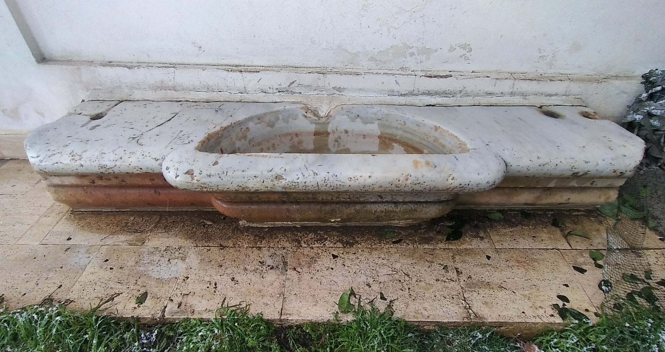 Kısıklı Camii Arka Duvarındaki Çeşme