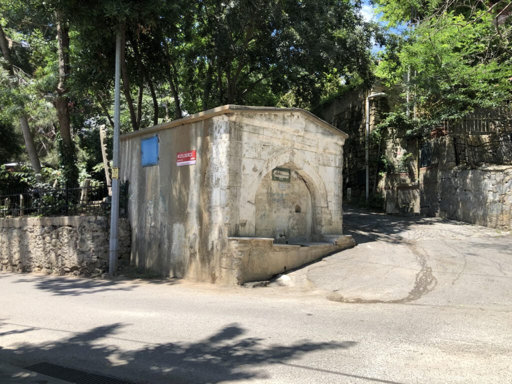 Kızılserçe Sokağı Çeşmesi