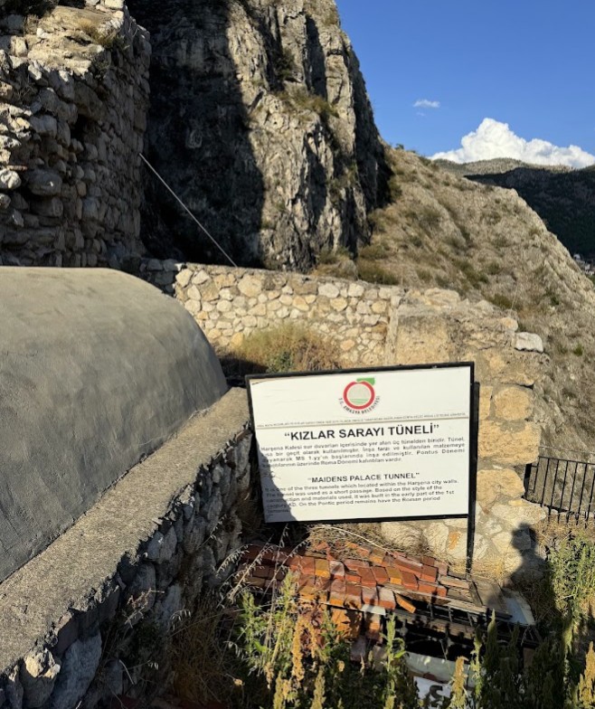 Kızlar Sarayı Tüneli