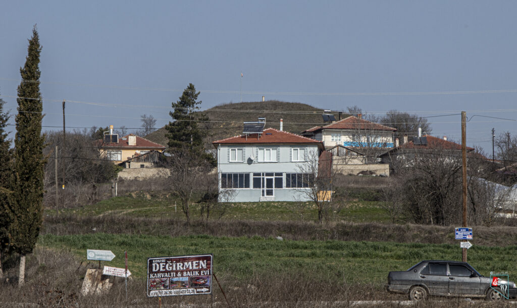 Kocatepe Tümülüsü, Konarı