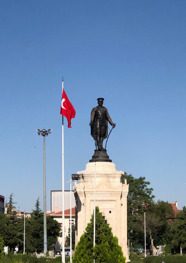 Ziraat Atatürk Anıtı