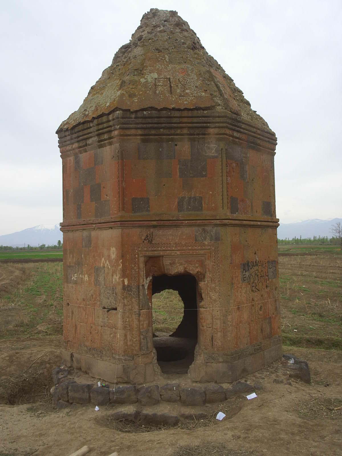 Kul Yusuf Kümbeti