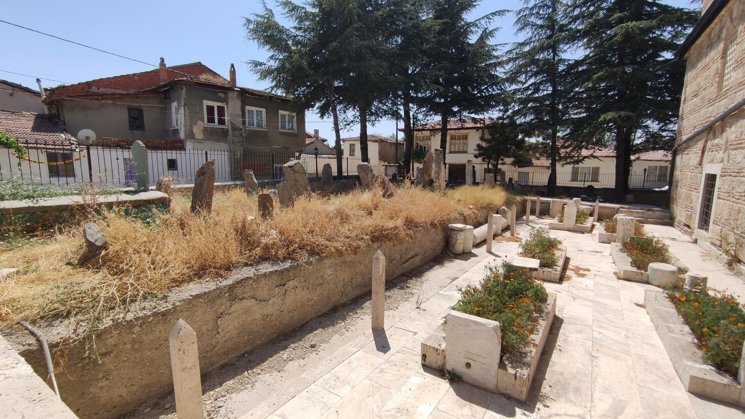 Kurşunlu Camii Haziresi