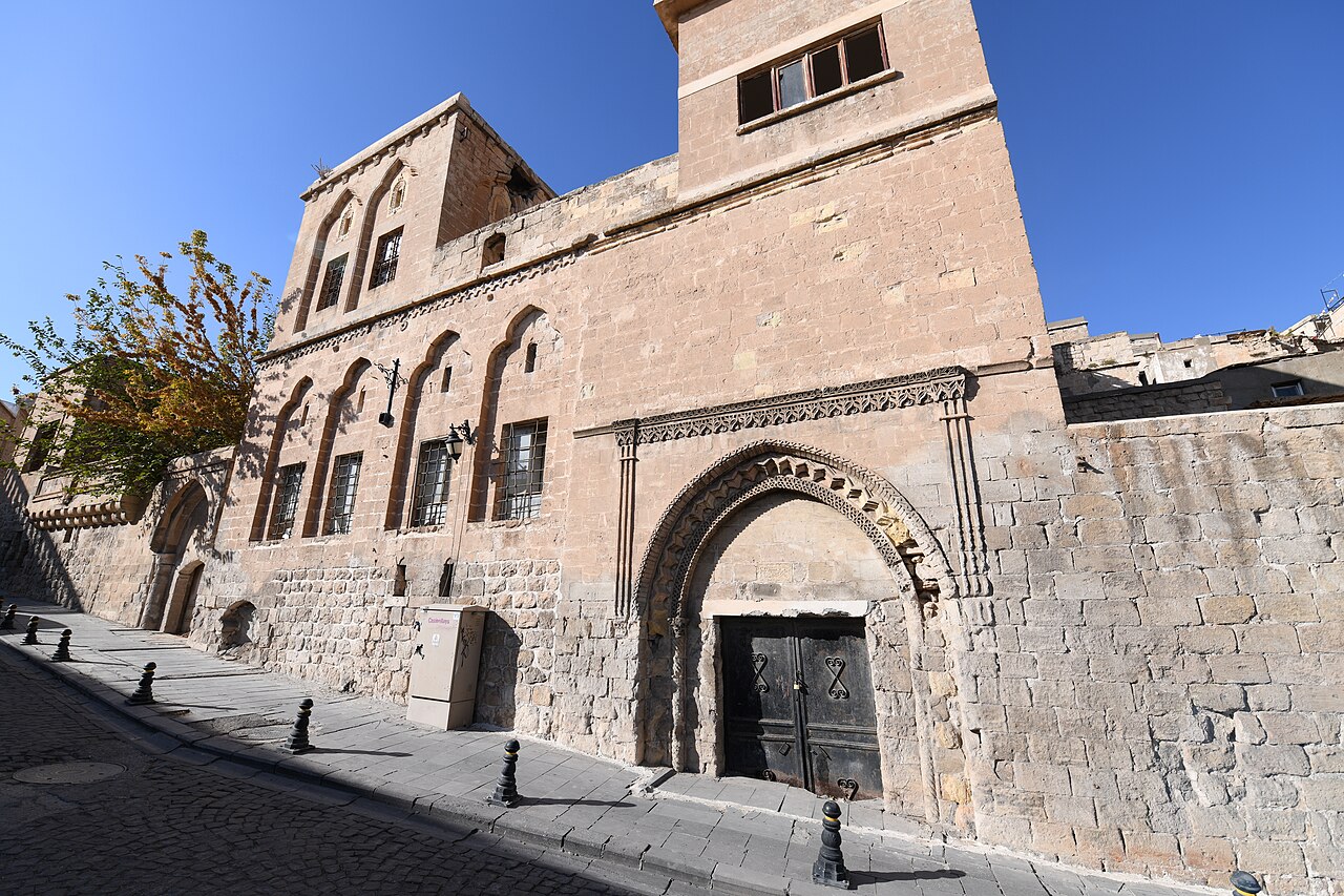 Mardin Gençlik ve Kültür Evi