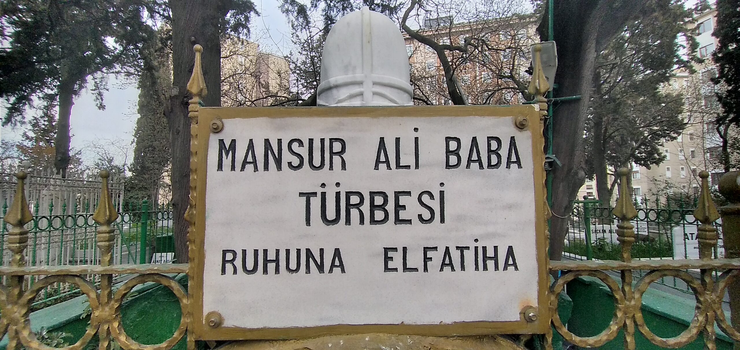 Merdivenköy Mezarlığı Mansur Ali Baba