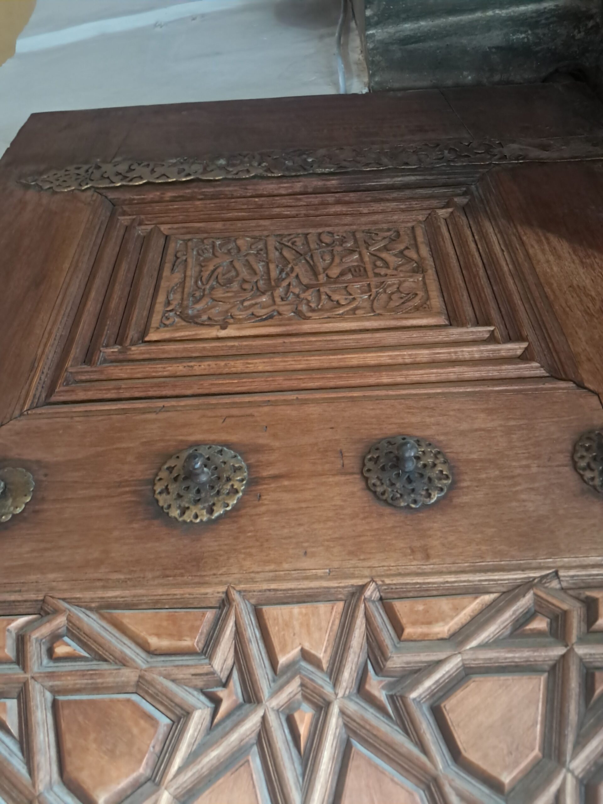 Mevlana Külliyesi Mescidi kapısı’ndaki kündekarî kitabeler
