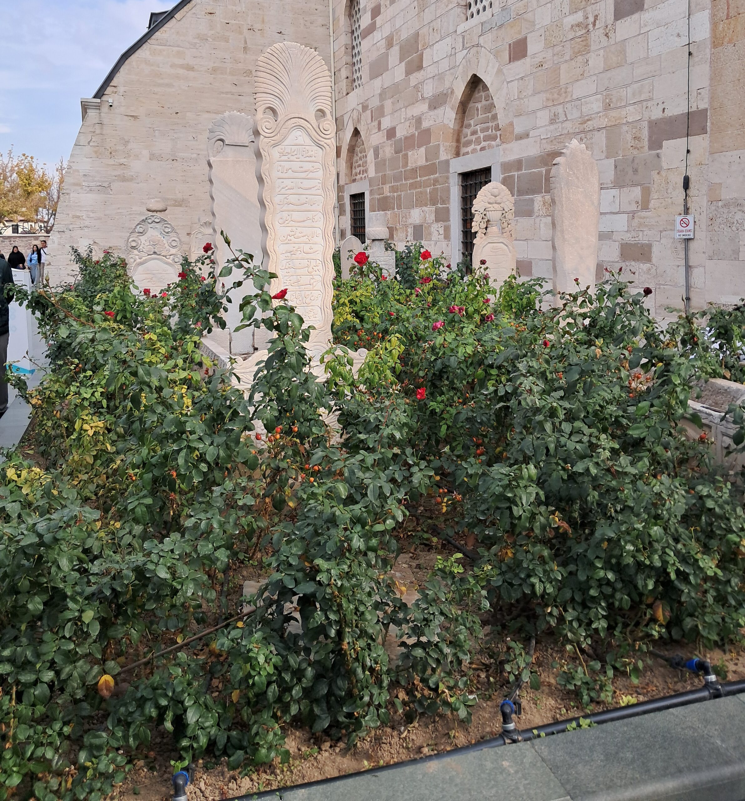 Mevlana Külliyesi Valideler Mezarlığı