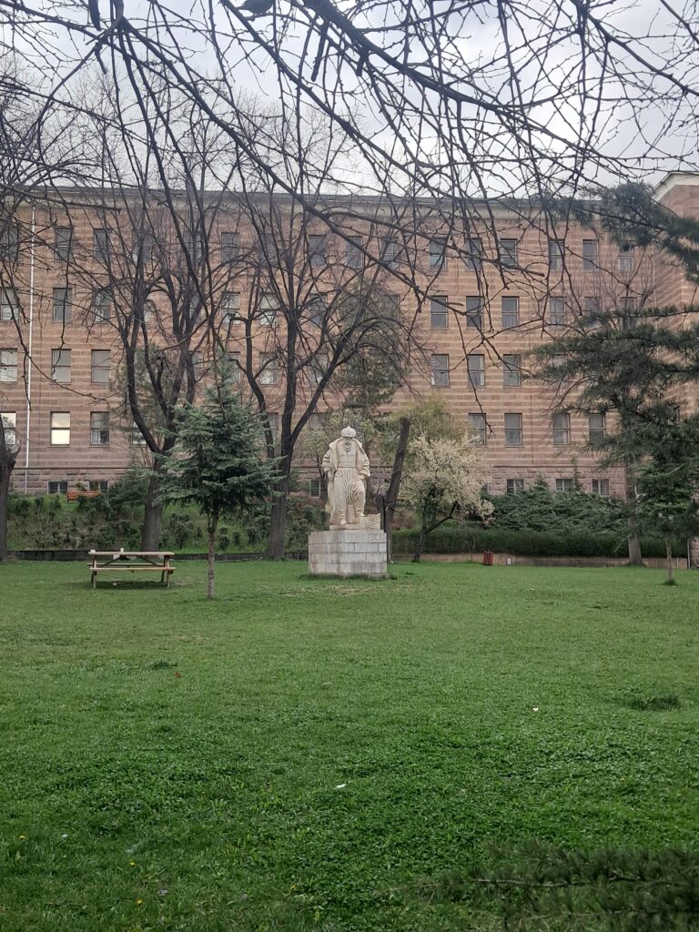 Mimar Sinan Anıtı