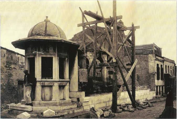 Mimar Sinan Türbesi