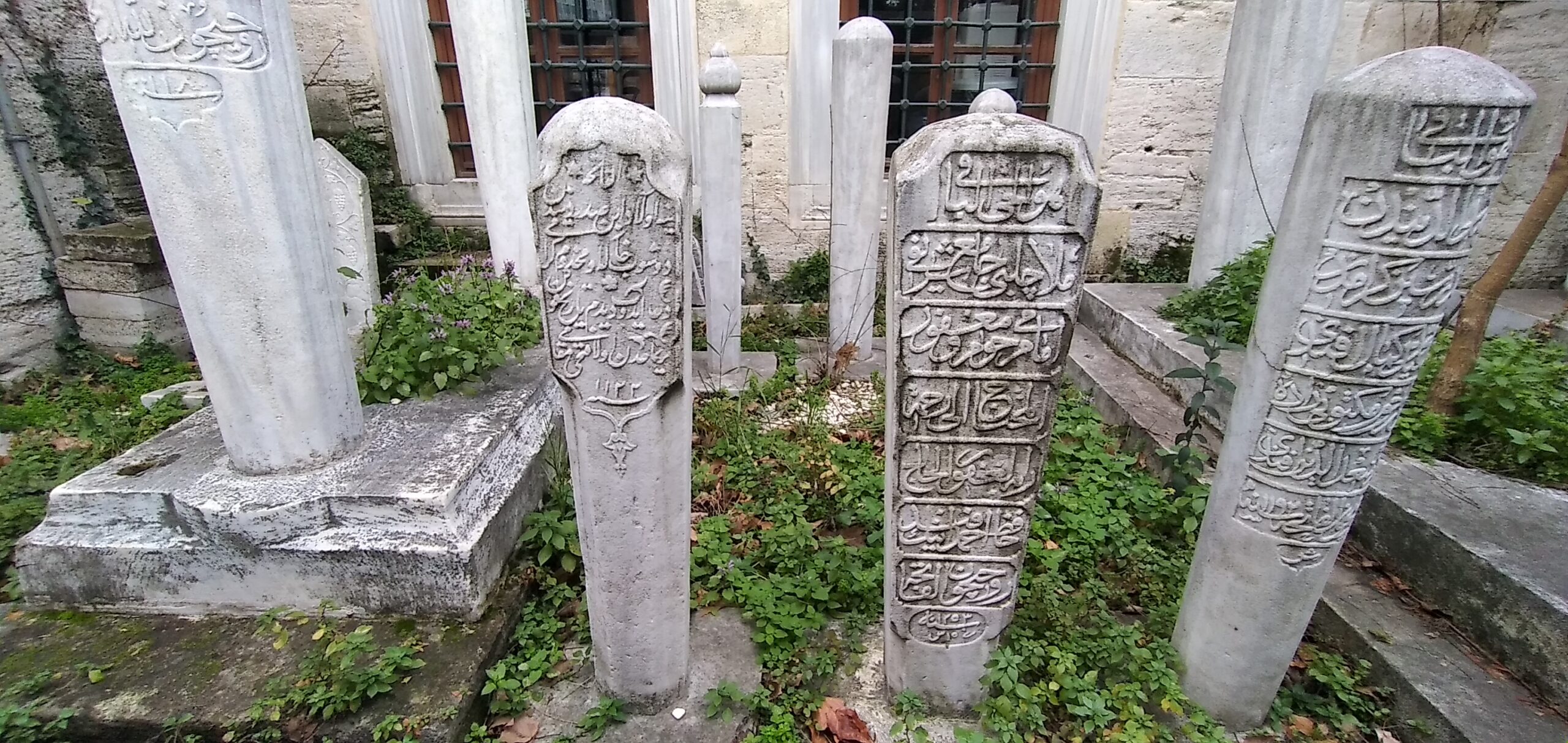 Molla Çelebi Camii Haziresi
