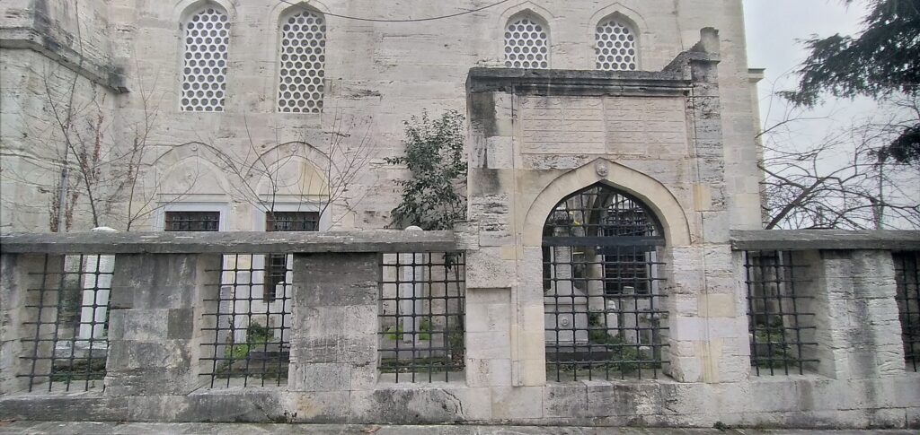 Molla Çelebi Camii Haziresi