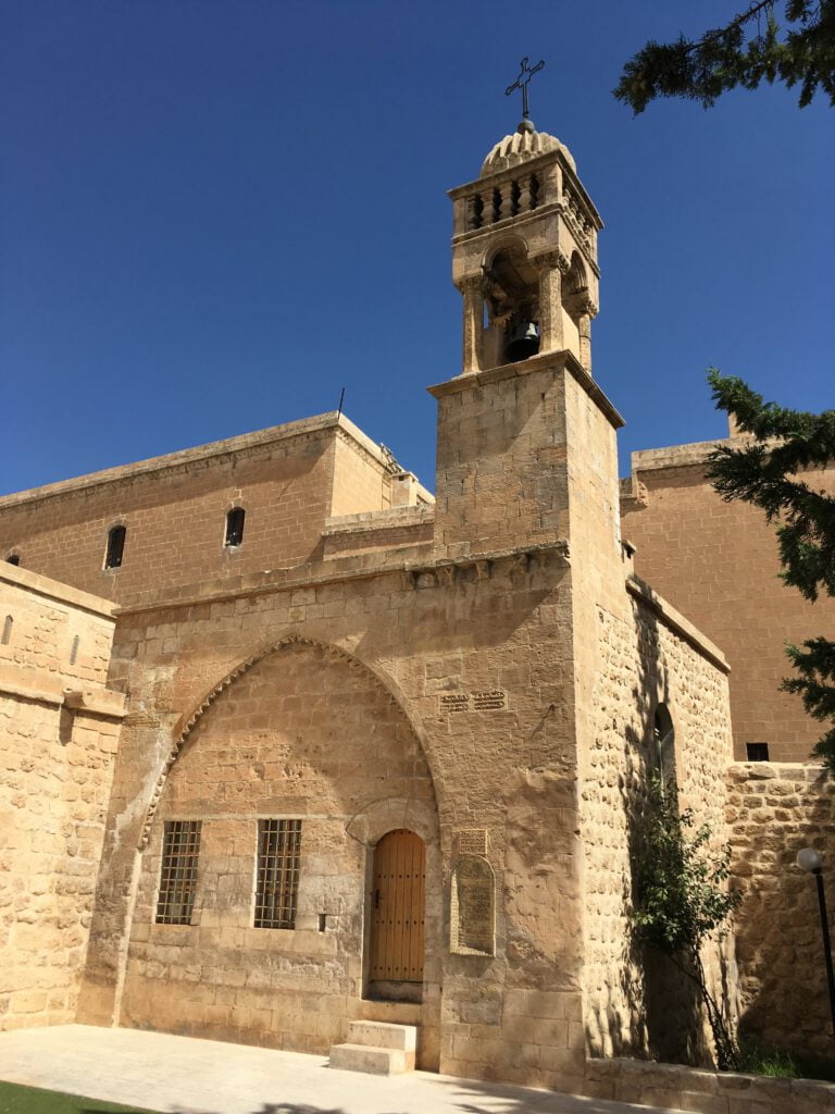 Mor Behnam Kırklar Kilisesi
