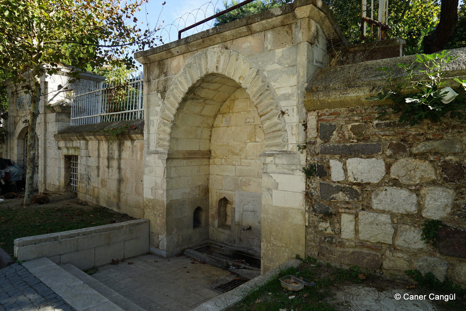 Muradiye Camii Çeşmesi, Manisa