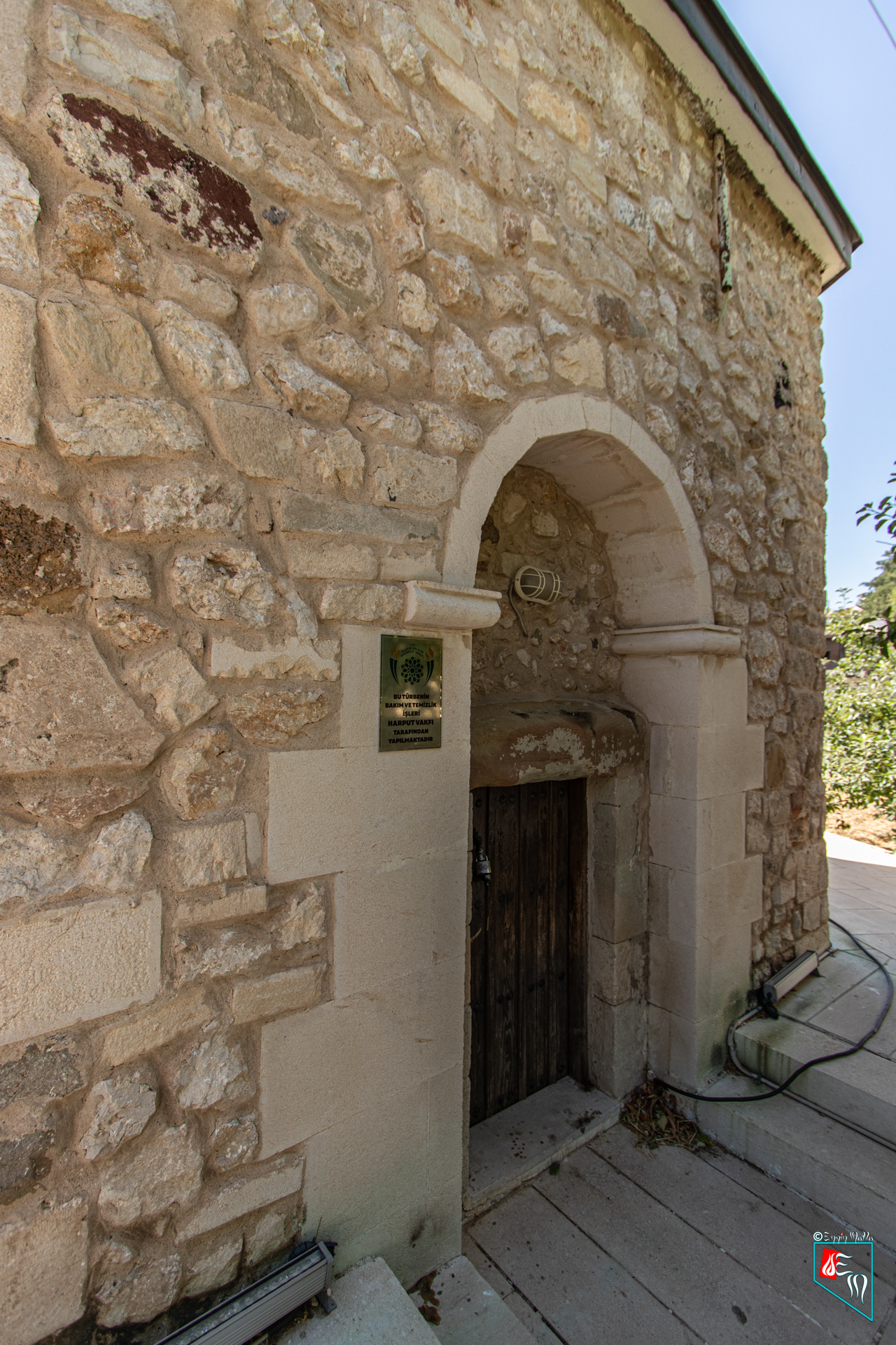 Murat Baba Türbesi