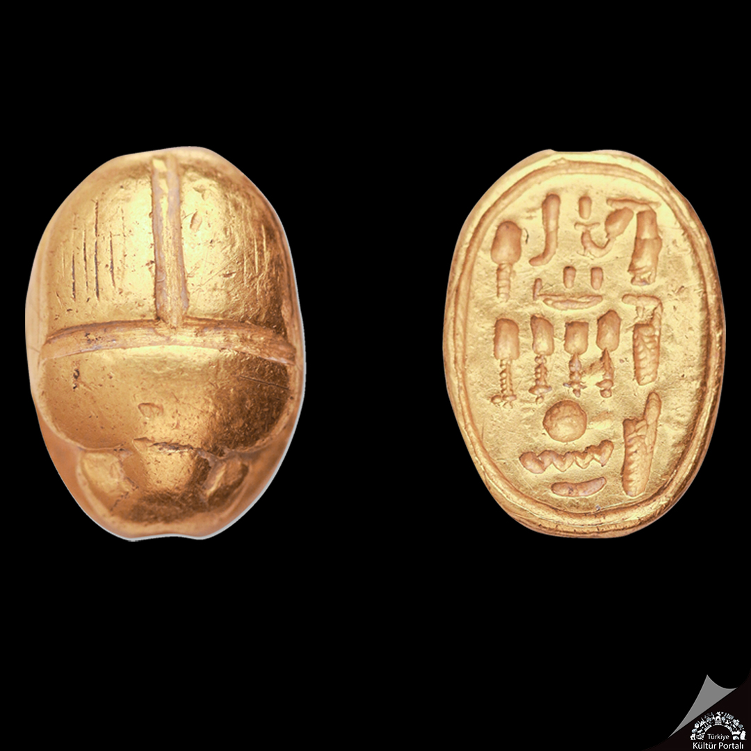 Nefertiti’nin Altın Skarabe Mühürü