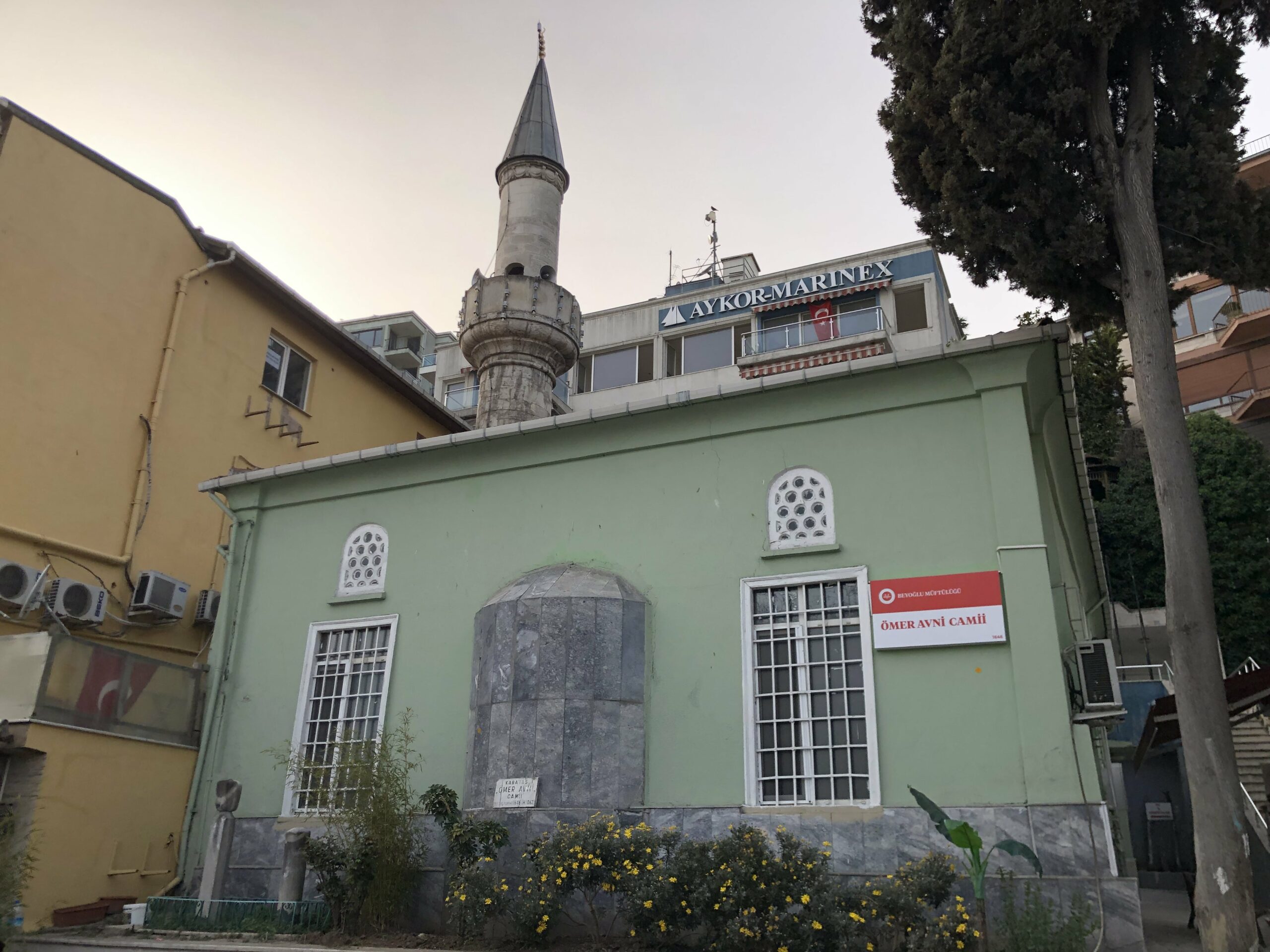 Ömer Avni Camii