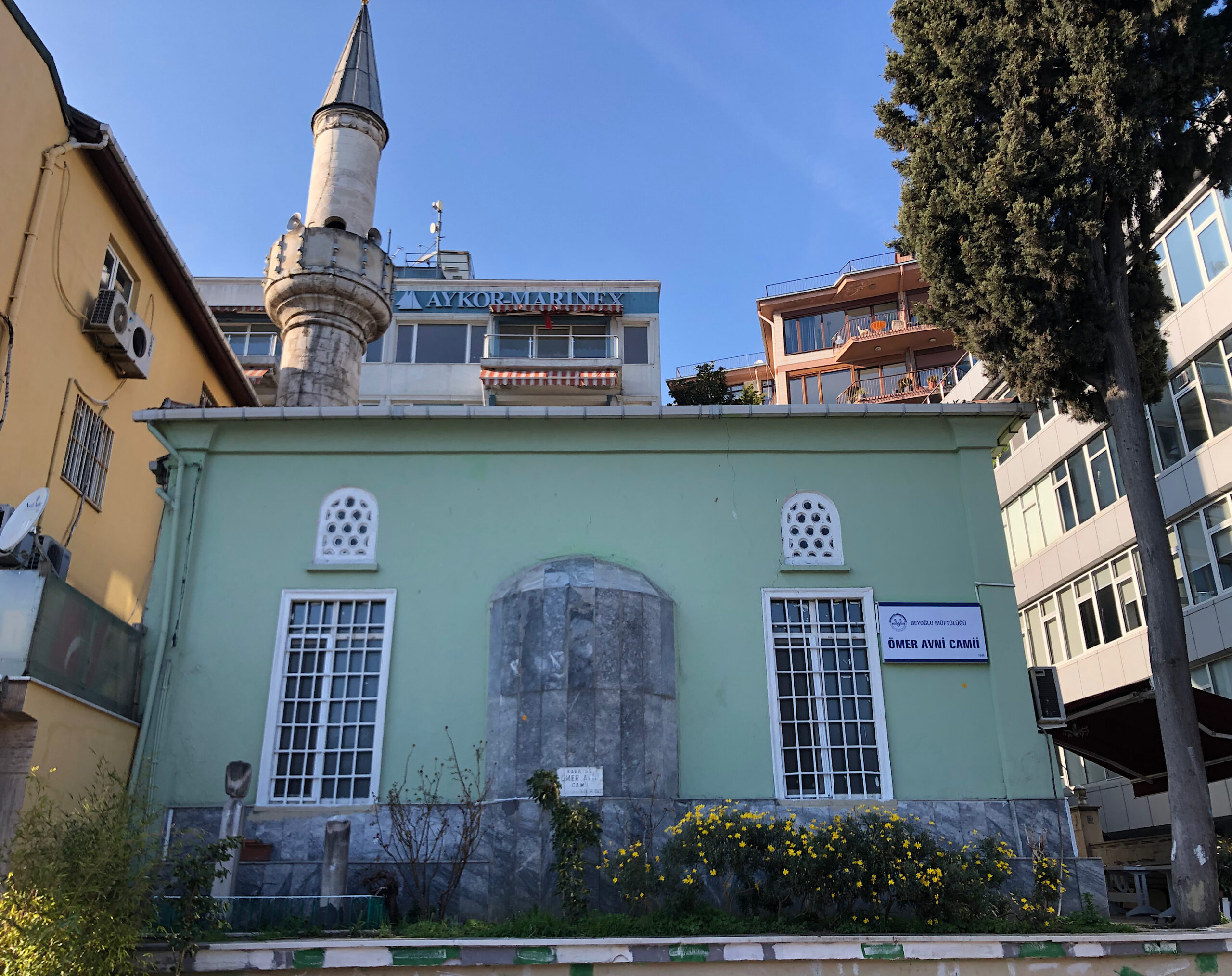 Ömer Avni Camii